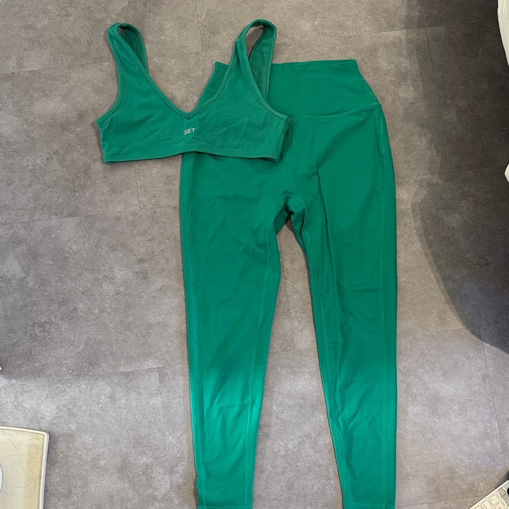 Set Active Sportbody Green Sports Bra and Leggings Set